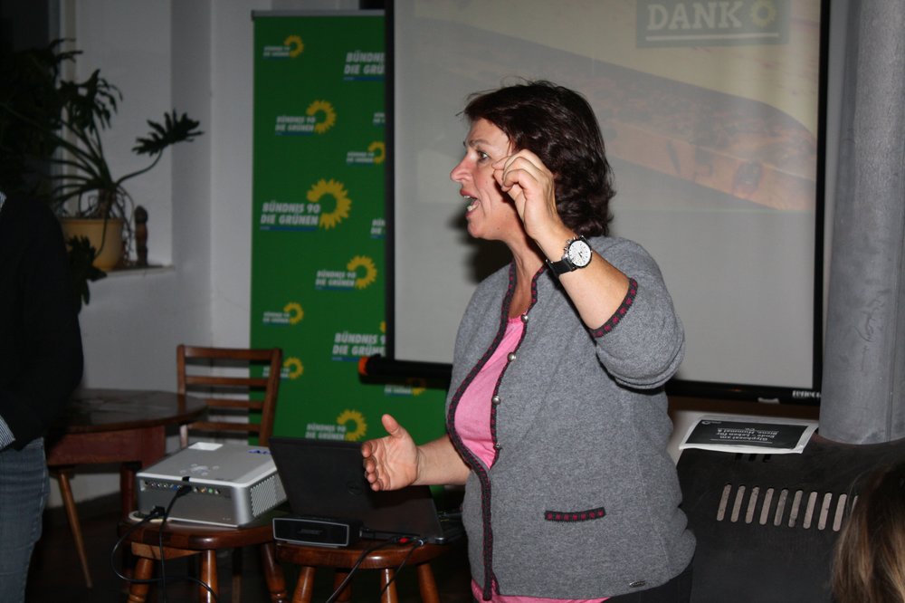Gisela Sengl, agrarpolitische Sprecherin der Landtagsgrünen, in Dorfen