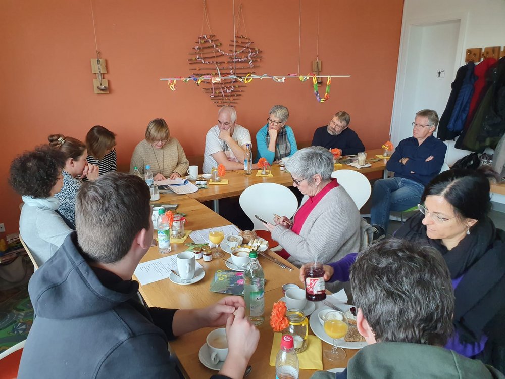 Grünen-Frühstück am 29. Februar im Dorfladen-Café diesmal zum Thema: Grüne Siedlungspolitik, nachhaltig bauen in der Gemeinde