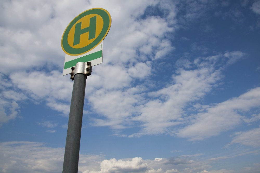 Bushaltestelle am Kronthaler Weiher