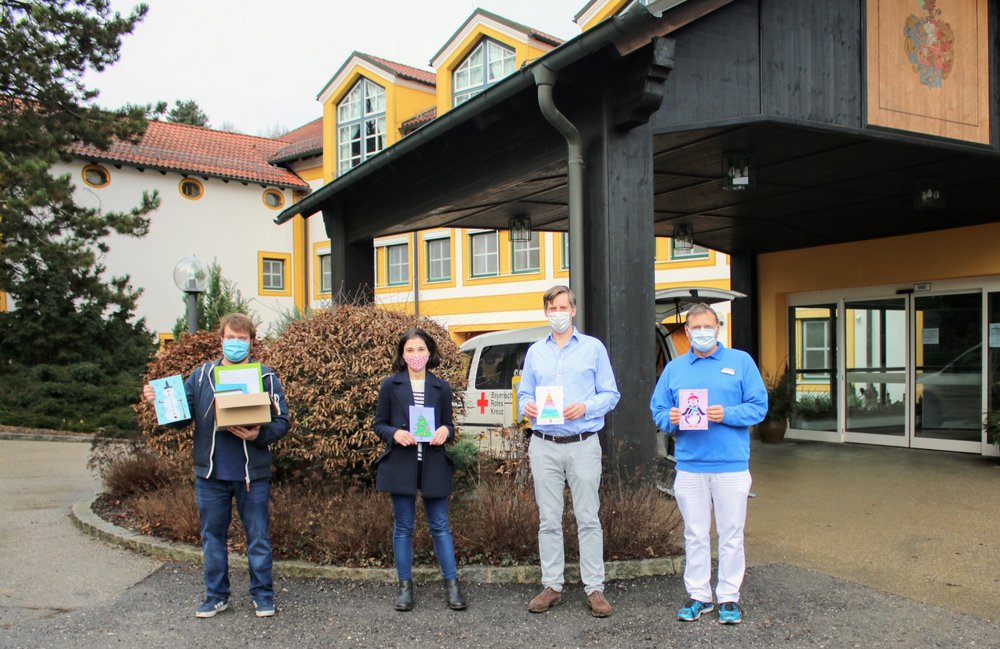 Weihnachtskartenaktion der Wartenberger Jugendreferenten für die Senioren des Seniorenheims und Patienten der Klinik Wartenberg
